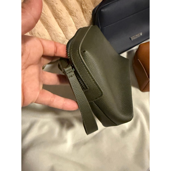 NWOT Missoni Pouch/wristlet, Interior Multicolored Chevron Pattern ,Olive - Picture 8 of 8